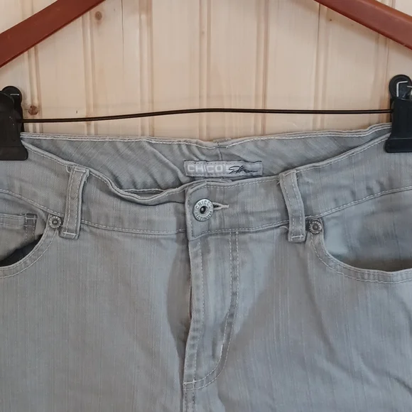 Chico's Platinum Faded Gray Jeans Size 6 - Picture 4 of 7